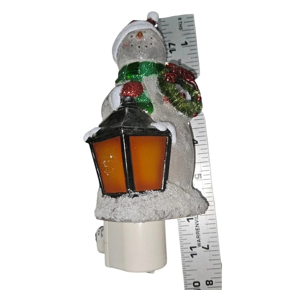 Christmas‎ Snowman Night Light Plug In Lantern Wreath Festive Holiday Decor